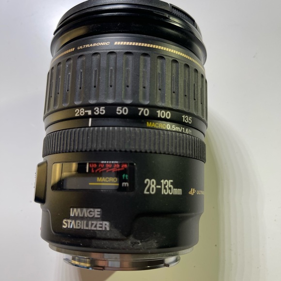 Canon XTi digital rebel. EOS AND CANON EF-S 18-135MM F3.5-5.6 IS STM LENS bundle - Picture 3 of 5